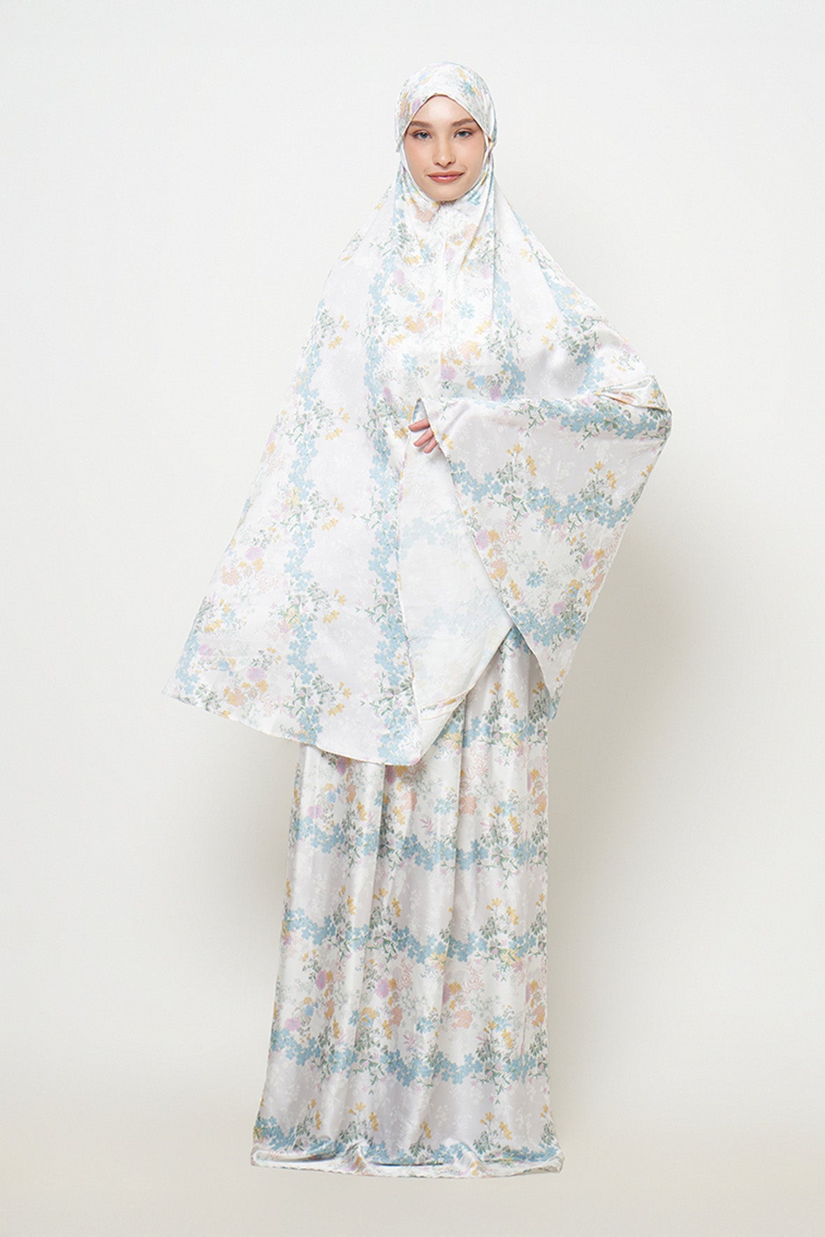 Little Bloom Prayer Set - Broken White